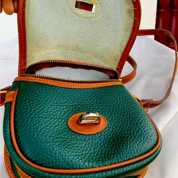 NWT Dooney and Burke crossbody bag new never used. Leather tag on bag. - Picture 2 of 4